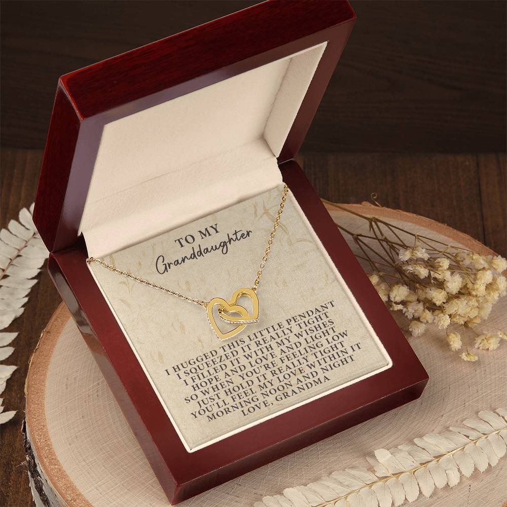 Give Her The Gift She Will Always Remember 💝 Interlocking Hearts Necklace
