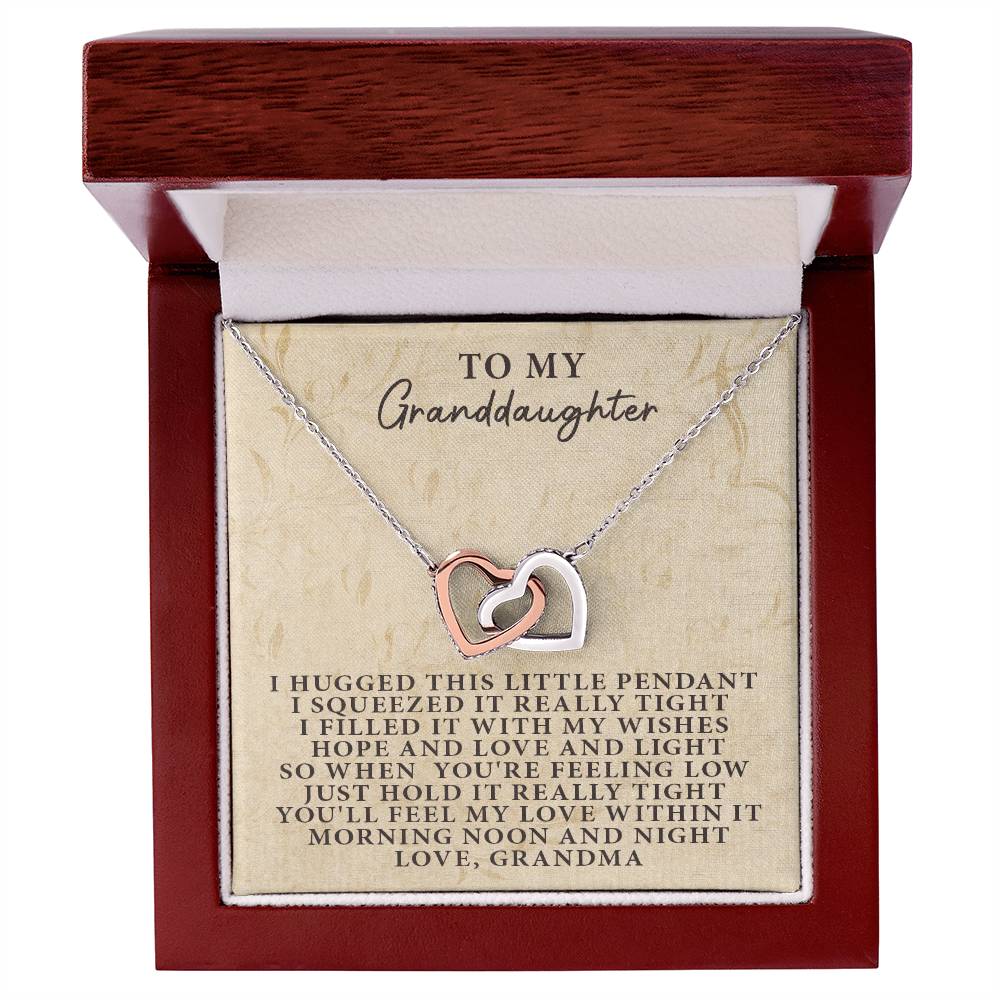 Give Her The Gift She Will Always Remember 💝 Interlocking Hearts Necklace