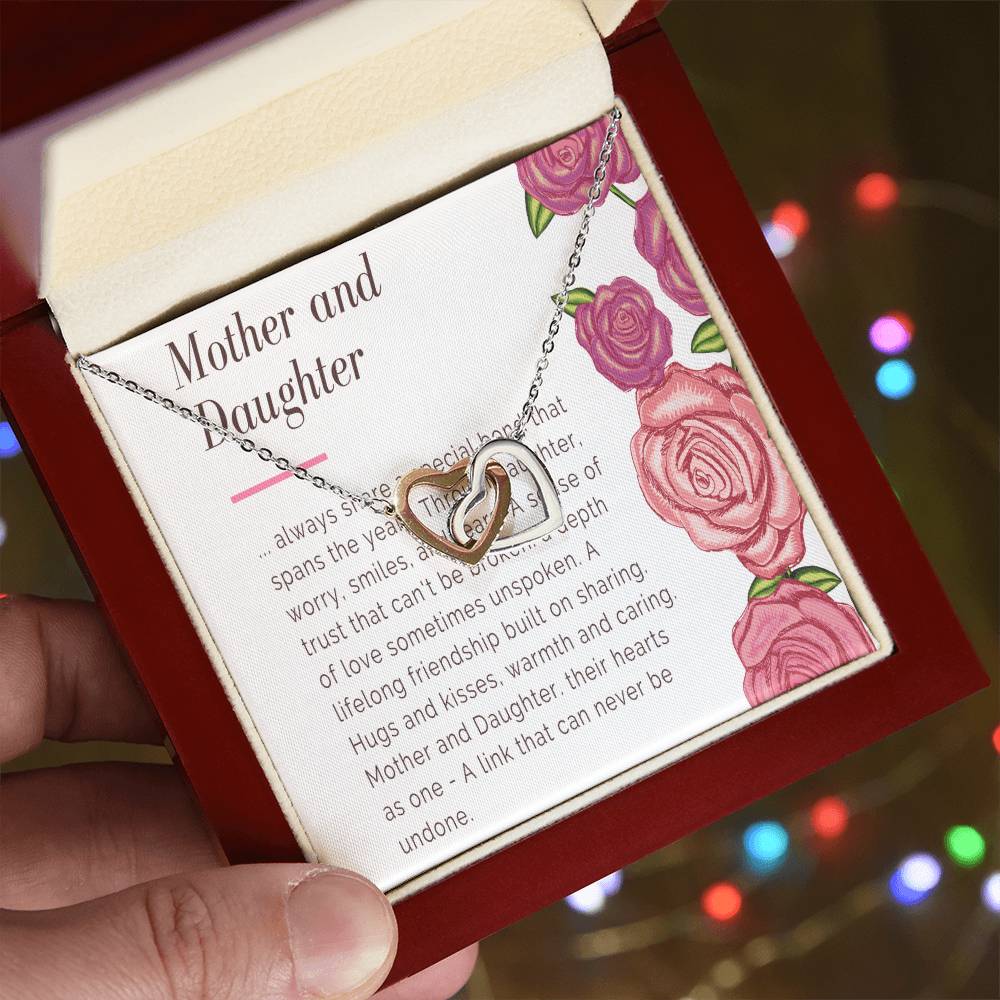 MO9E56~1 Interlocking Hearts Necklace