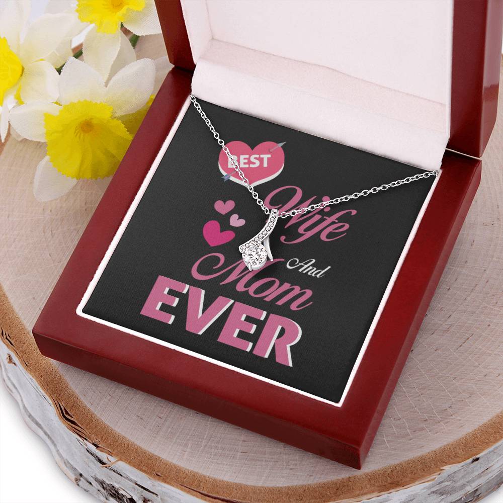 Best Wife And Mom Ever 1  Alluring Beauty Necklace