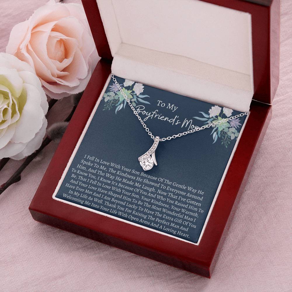 Boyfrend Mom - I Fell In Love Alluring Beauty Necklace